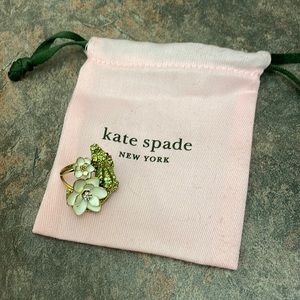 Alligator flower ring